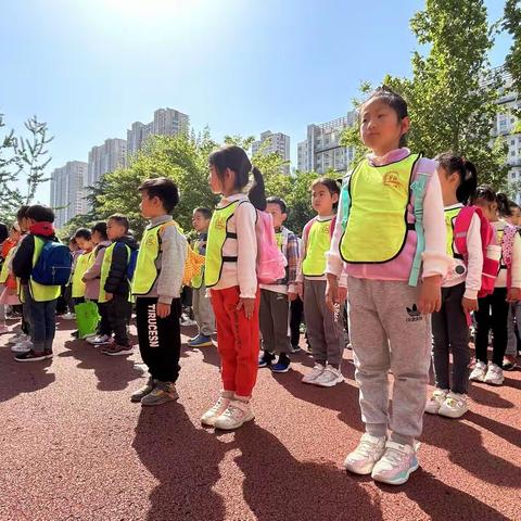 一起向未来——东明幼儿园大班级部幼小衔接系列活动之参观小学