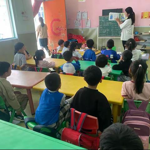 “关爱孩子，幸福成长”-阳光幼儿园图书课