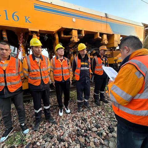 维修二车间道岔三工队10月份每月一练与每周一学