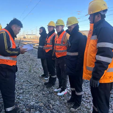 维修二车间道岔三工队11月份每月一练与每周一学