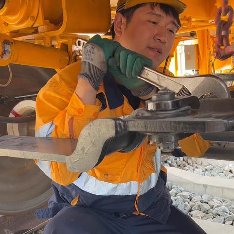 维修二车间道岔三工队4月份每月一练与每周一学