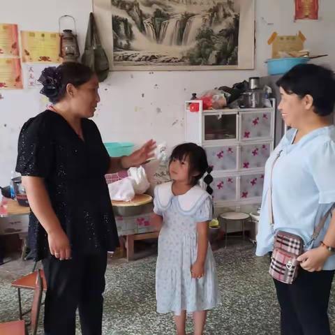 东纸坊幼儿园开学之初家访促满意