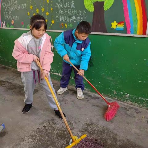 华竹小学154班【班级大扫除活动】——劳动的快乐