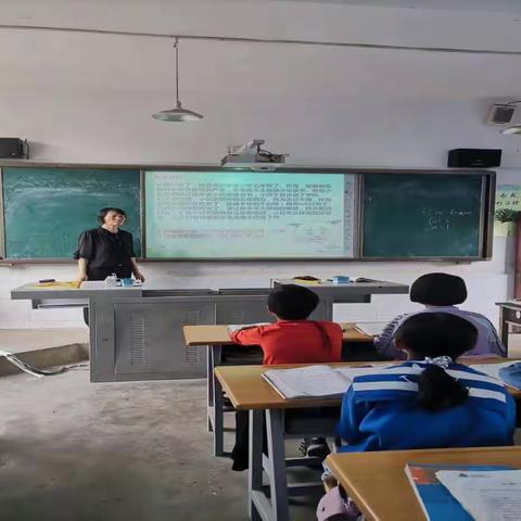 普法强基助力社会和谐 ——泸西县旧城镇松鹤小学