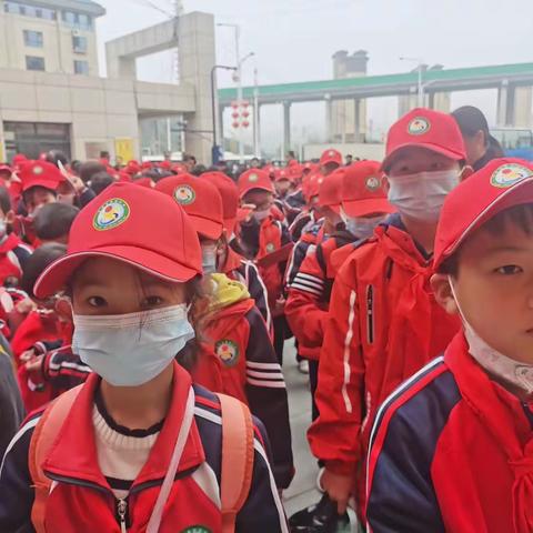 春有约，花不误，年年岁岁不相负！——黄陵县新区小学三四班研学旅行