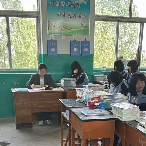 “关爱学生，幸福成长”---曲周县第二中学九年级班主任坐班听课