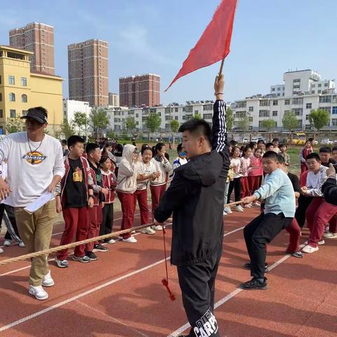 拔河比赛强体魄，团结友爱展风采——昌乐县古城小学体育节六年级拔河比赛精彩掠影