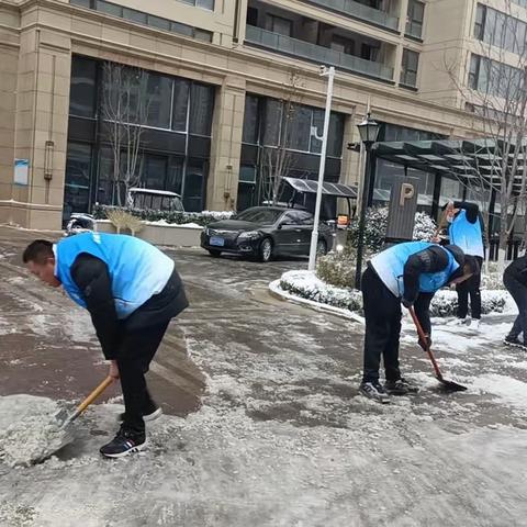 以雪为令 保障安全 兴福街道迅速行动除雪保畅通