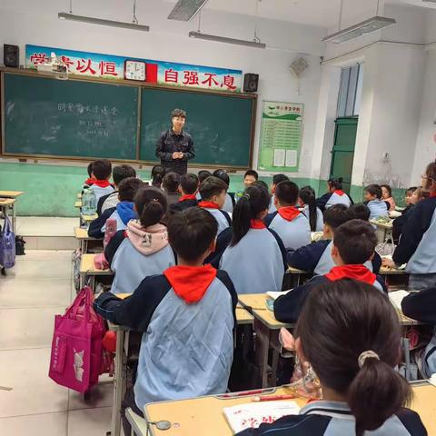 关爱学生幸福健康成长，鸡泽县实验小学“明星爸妈”进课堂