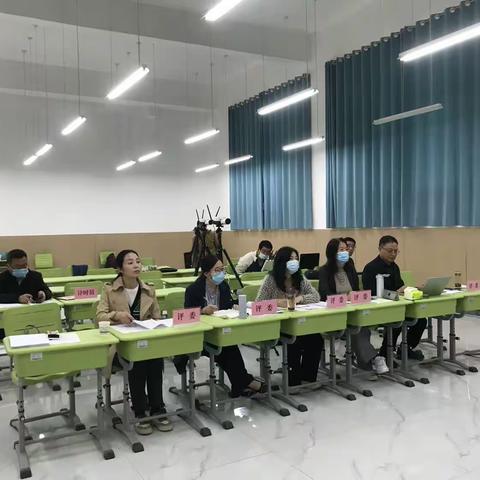 2023年石家庄市初中中年教师说课比赛在第十中学举行