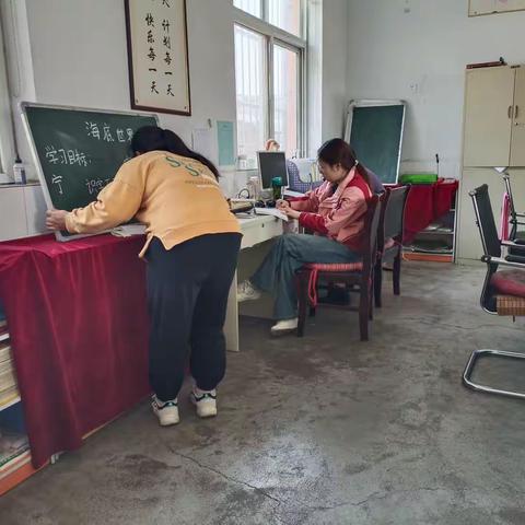 聚焦课堂，展示微课魅力--南街小学教研活动掠影