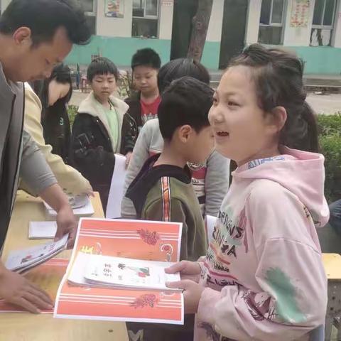 期中表彰再奋进，蓄势待发攀高峰          ——梁庄小学期中综合素养作业表彰大会