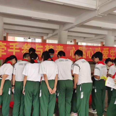 景泰街开展“手牵手参与禁毒、心贴心珍爱生命”青少年毒品预防进校园宣传教育活动