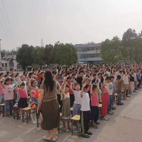 乘风破浪潮头立，扬帆起航正当时—朱里阳光学校期中表优大会