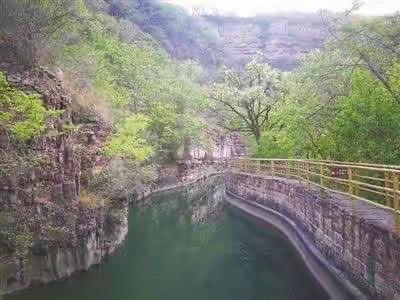 追寻红色足迹，做新时代“红旗渠精神”的传承者——井店镇第一小学观看《从延安到红旗渠》专题片活动