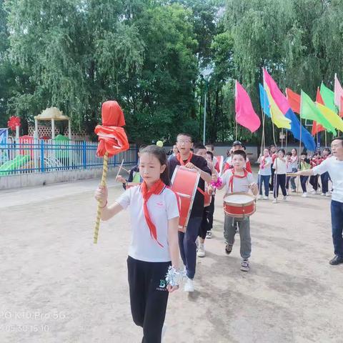 李家小学“学习二十大 奋进新征程 争做好队员”主题队日暨庆六一文艺汇演活动