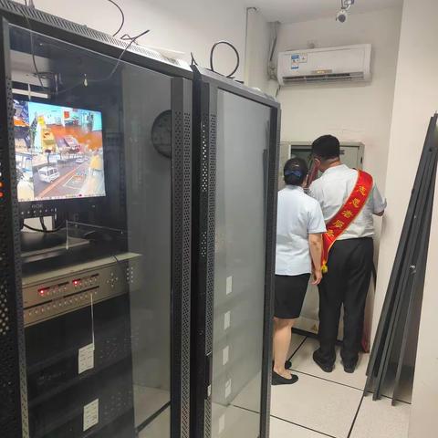 建行包头分行都市花园支行开展防汛减灾应急演练