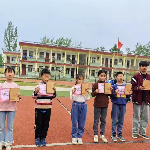 春日暖阳撒校园，多彩活动助成长——曹县安蔡楼镇孙井小学跳绳、拔河比赛纪实