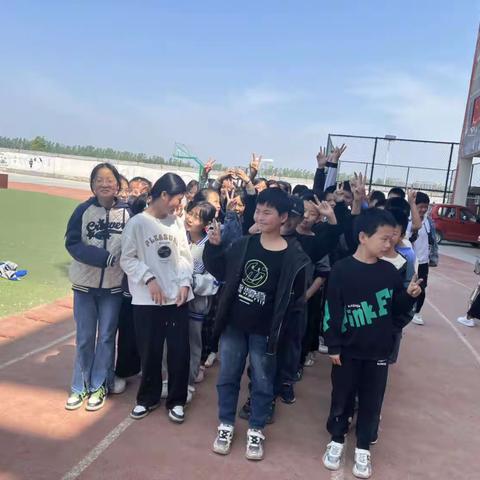 关爱学生幸福成长，凝心聚力展风采拔河比赛促团结