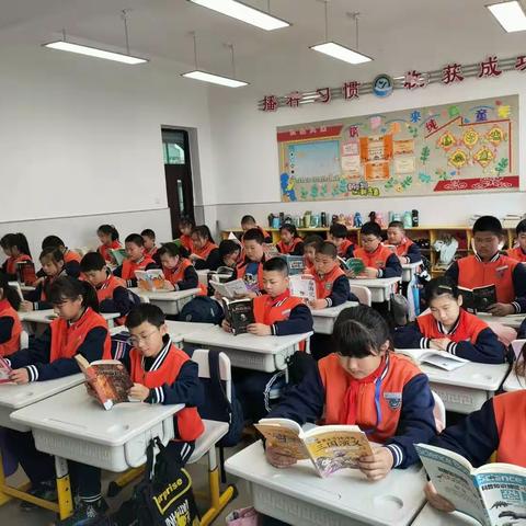 人生如书 阅读阅美 ﻿——第一小学五年二班读书月活动