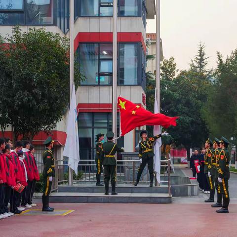 “挫而不折，重塑自我”——西安市育才中学举行第十三周升旗仪式