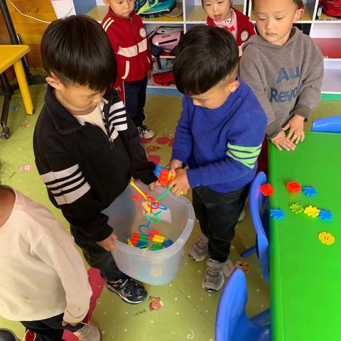 南左良中学附属幼儿园【关爱学生幸福成长】之    自理能力