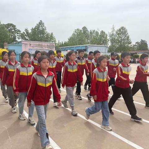 运动促成长，一起向未来———南化小学春季运动会