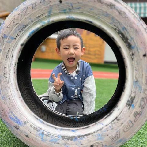 “治愈一切的笑”☺️———爱町堡幼儿园小二班