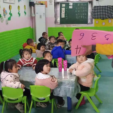 大风车幼儿园小班第十二周生活记录