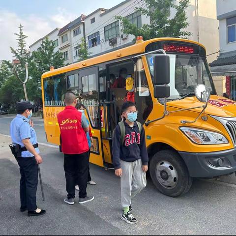 石佛小学第十三周值周小结