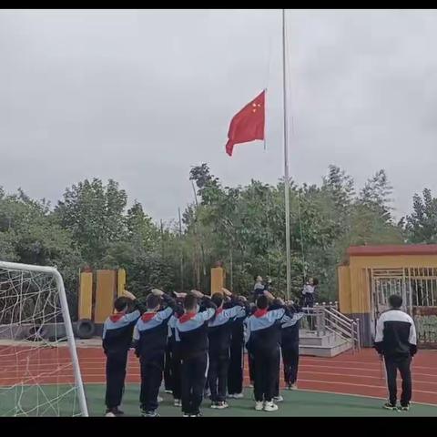 奋进正当时，砥砺在扬帆—长城镇嘉望小学期中表彰大会