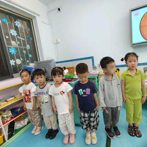 重庆两江新区人和嘉旭幼儿园小班爱国教育