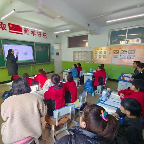 教研引领明方向，倾情赋能促提升——火斗山镇中心校研训教研指导工作纪实