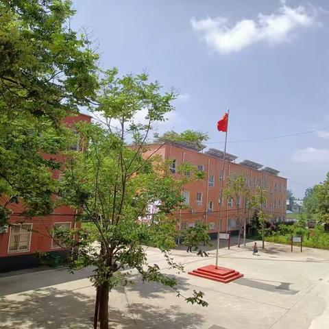 百尺竿头，更进一步