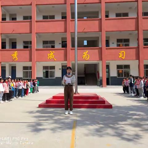 点燃读书激情 共建书香校园