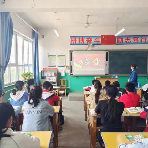 议论堡镇石村小学以“我爱我家，劳动光荣”为主题的劳动节庆祝活动