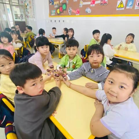 心心实验幼儿园礼仪班4月份分享