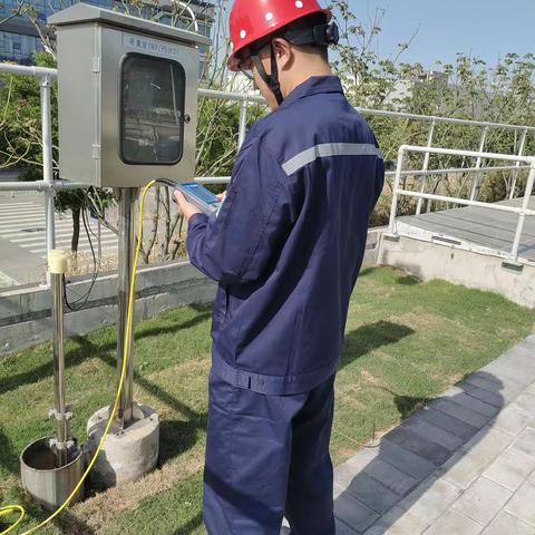 “五一”劳动节，我们在劳动