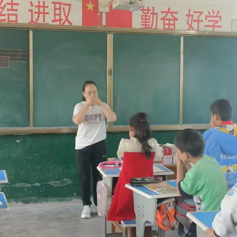 莲花镇中心小学消防疏散演练