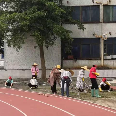 劳动最光荣 同心协力美校园——岭门镇中心小学全力以赴做好教育强镇复评和世行督导迎检工作