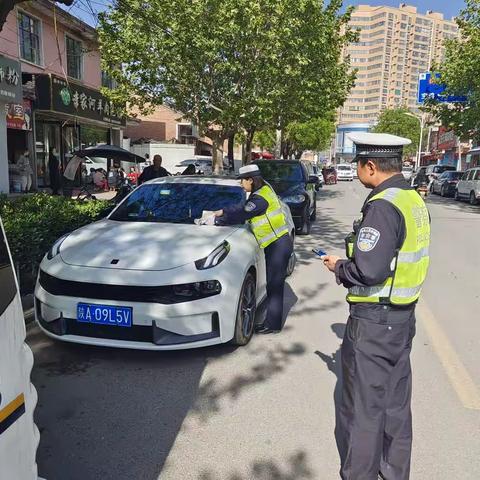 【节日我在岗】陇县交警全员在岗在位 确保“五一”假期道路交通安全