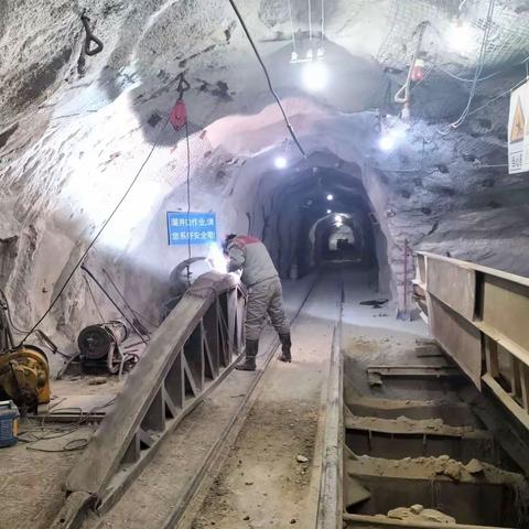 真抓实干，求实奋进，全力保障安全生产。