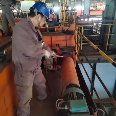 区域卫生清理，创造舒适工作环境