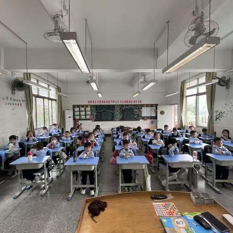 江丽幼儿园大班级幼小衔接—走进英才小学