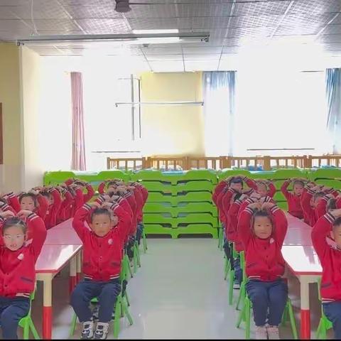 【额敏县天合幼儿园】“无私慈母爱，情系母亲节”——大二班