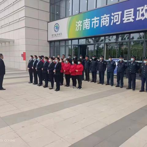 五一劳动节，腾华物业加强“安全意识”，提高服务品质。以“安全与服务”并进为核心，打造安全优良的环境。