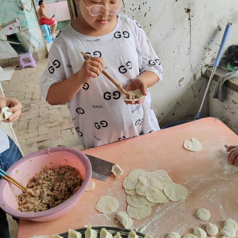 通榆县实验小学四年三班林子淇 ——— 文明踏青劳动实践活动