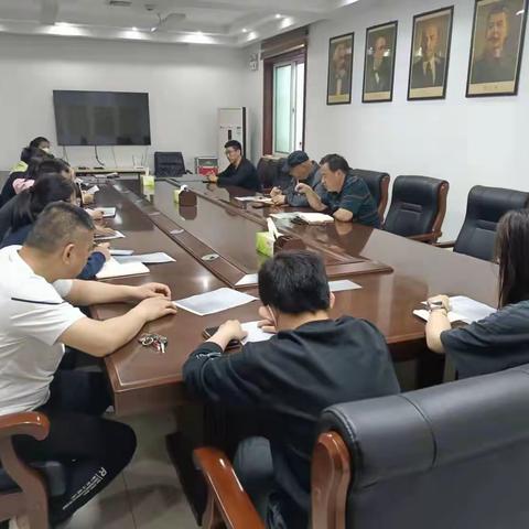 根据区防指办通知要求，东关街道紧急召开防汛工作部署会。