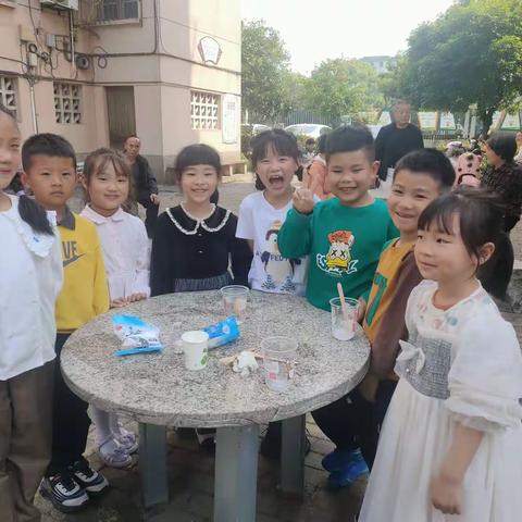 《鸡蛋潜水艇》