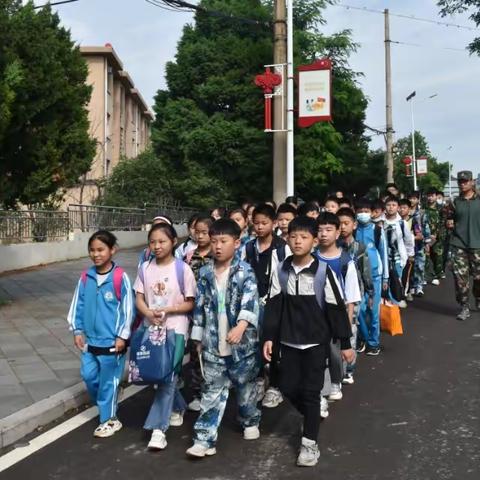 平顶山市蓝湾小学、福佑路小学四、五年级实践活动剪影